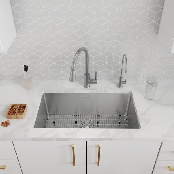 Elkay 16 Gauge SS 30-1/2" x 18-1/2" x 10" Single Bowl Undermount Sink Kit w/ Filtered Beverage Faucet EFRU281610TFG - main